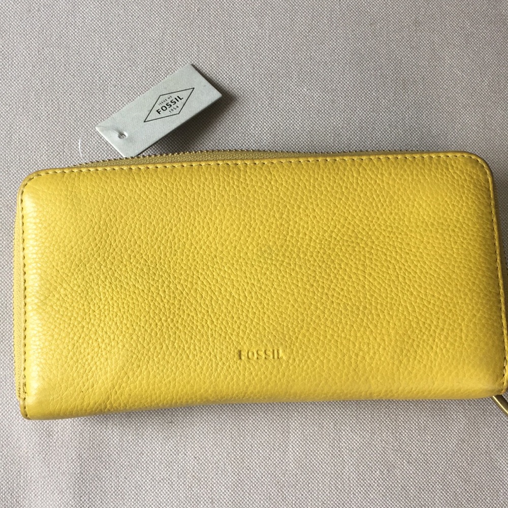 Fossil Emma Zip Clutch